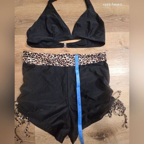 Women's Black Leopard Trim Shorts - Picture 4 of 6